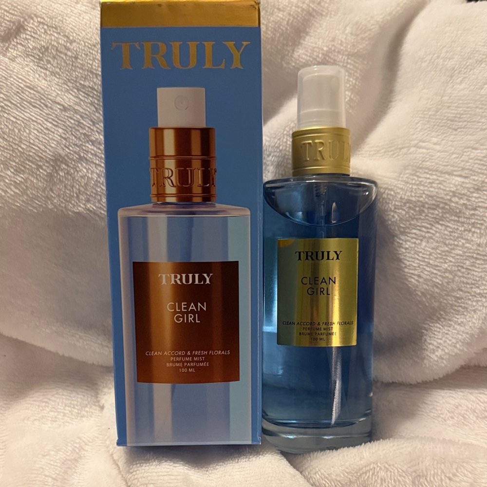 TRULY Clean Girl Perfume BNIB